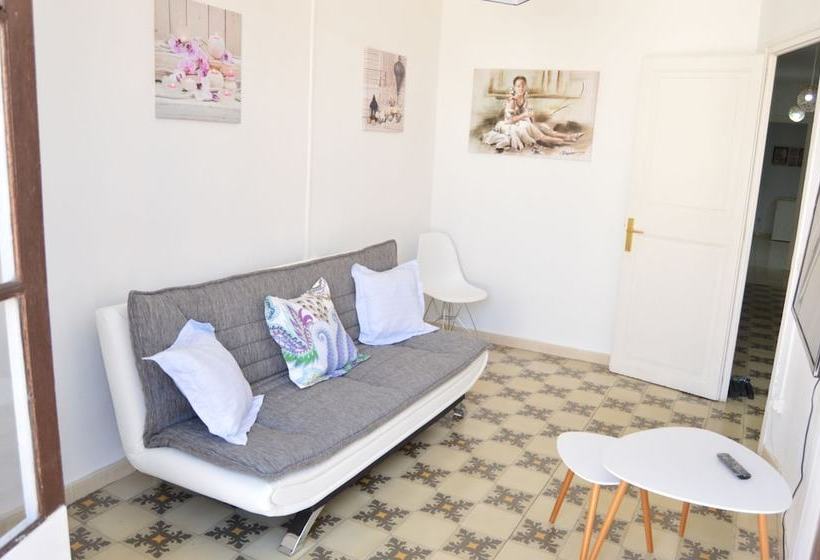 Tarragonasuites 22st Francesc Enrique