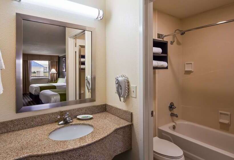 בית מלון כפרי Best Western Garden Inn