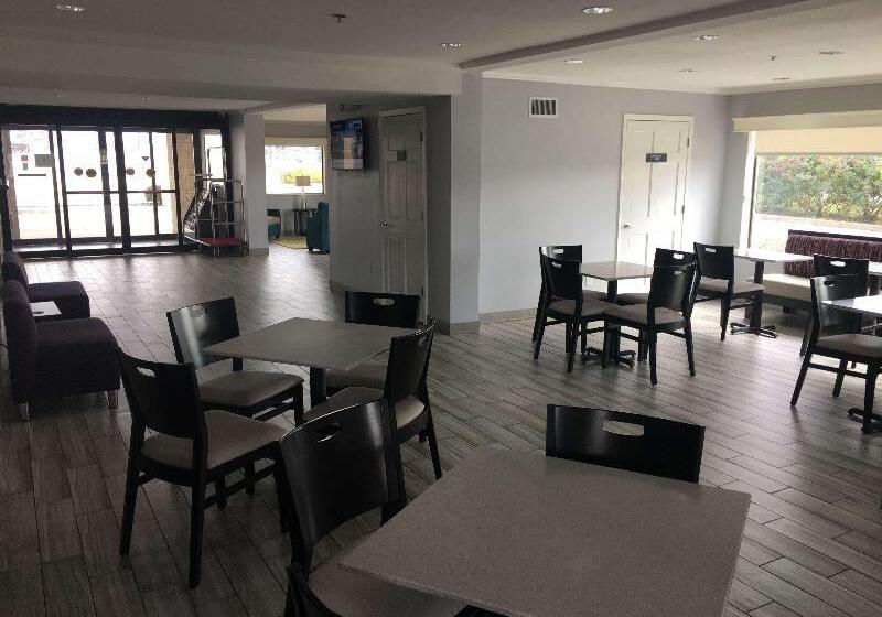 בית מלון כפרי Best Western Garden Inn