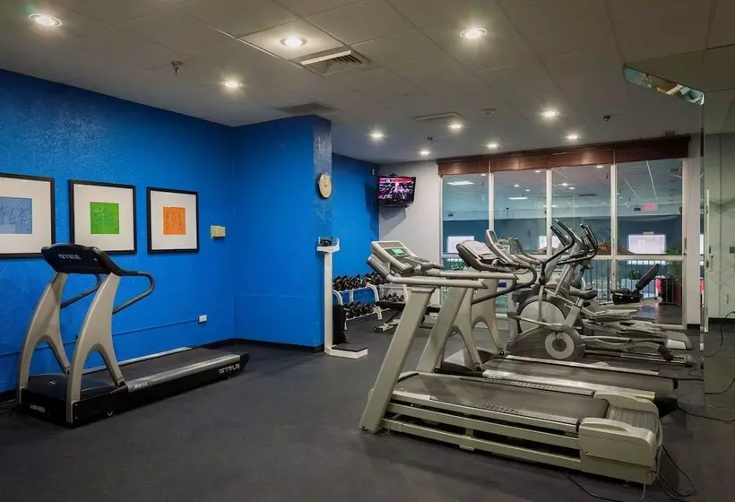 فندق Best Western Plus Strongsville Cleveland