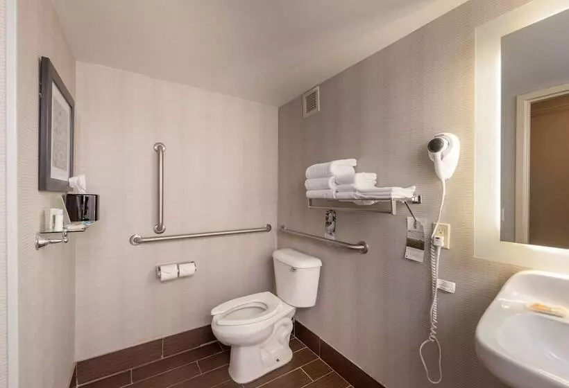 فندق Best Western Plus Strongsville Cleveland