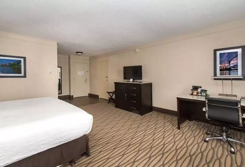 فندق Best Western Plus Strongsville Cleveland