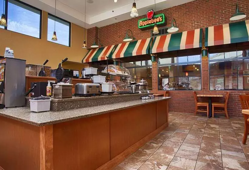 Best Western Plus York Hotel And Conference Center