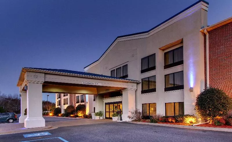 Отель Comfort Inn & Suites Dahlonega University Area
