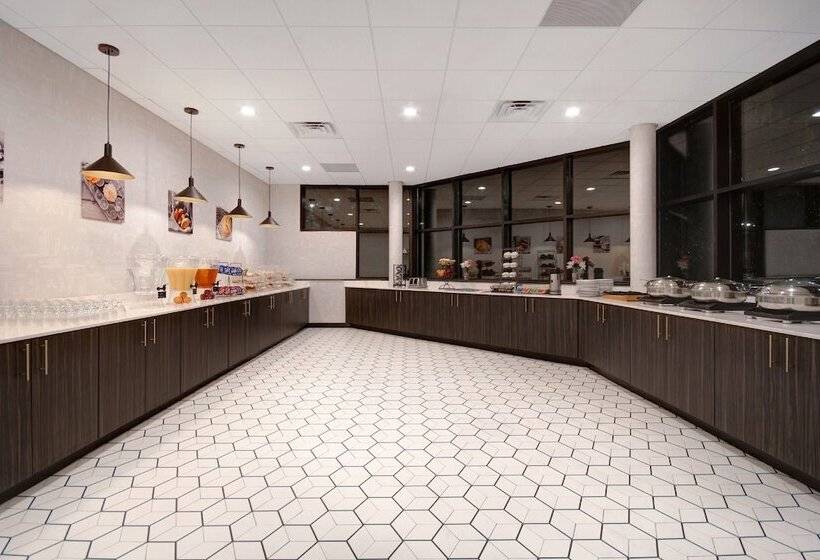 בית מלון כפרי Crowne Plaza Auburn Hills, An Ihg