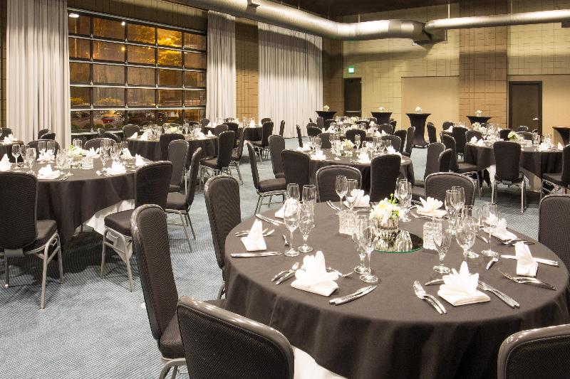 هتل Skybridge Seattle Airport