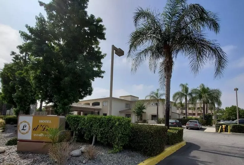 Отель D Lins Ontario Airport