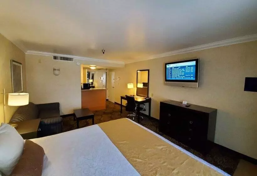 Отель D Lins Ontario Airport