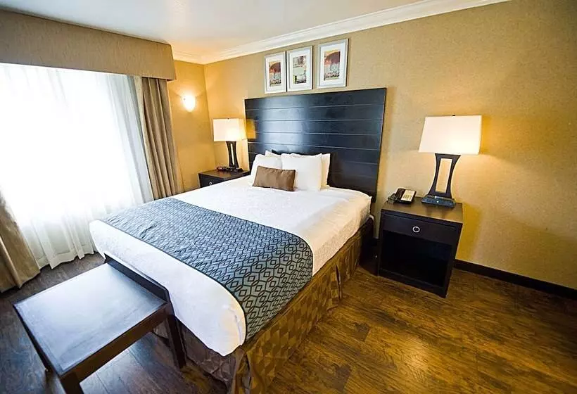 Отель D Lins Ontario Airport