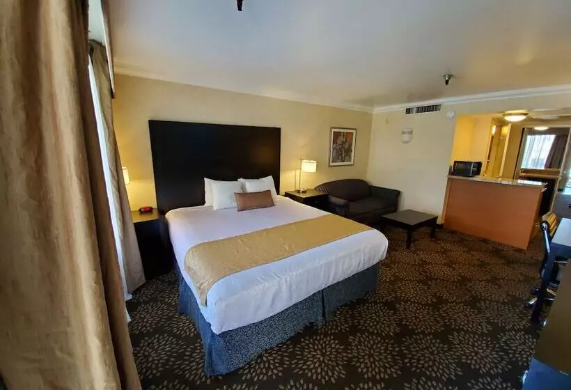 Отель D Lins Ontario Airport