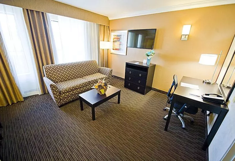 Отель D Lins Ontario Airport