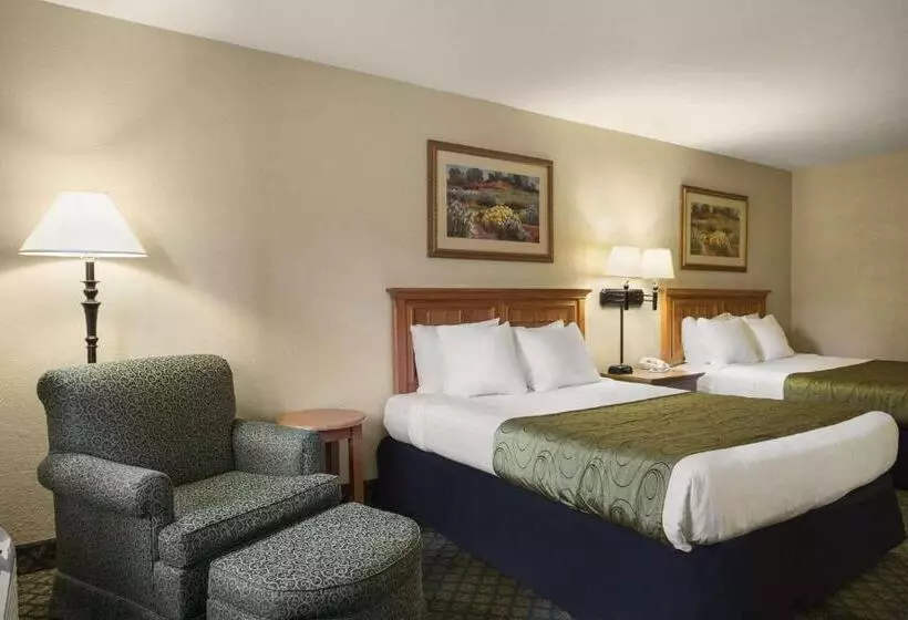 בית מלון כפרי Days Inn & Suites By Wyndham Stuttgart