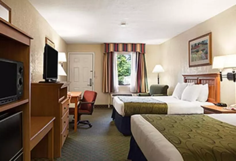 בית מלון כפרי Days Inn & Suites By Wyndham Stuttgart