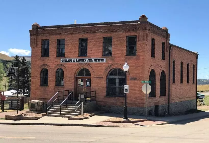 Отель Gold King Mountain Inn