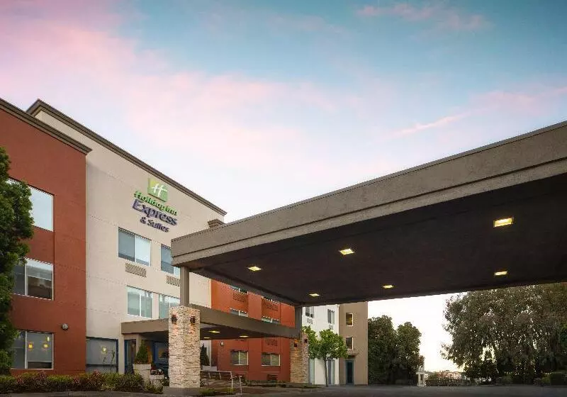 Holiday Inn Express Hotel & Suites Belmont, An Ihg