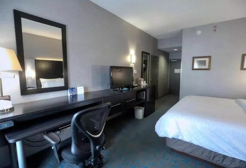 Отель Holiday Inn Express Janesville I 90 & Us Highway 14, An Ihg