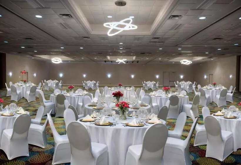 Отель Holiday Inn Express Janesville I 90 & Us Highway 14, An Ihg