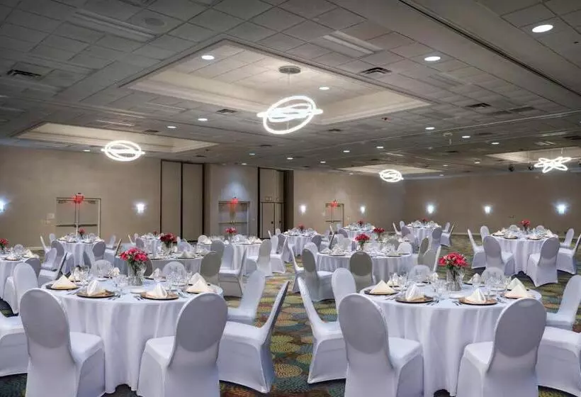 Отель Holiday Inn Express Janesville I 90 & Us Highway 14, An Ihg