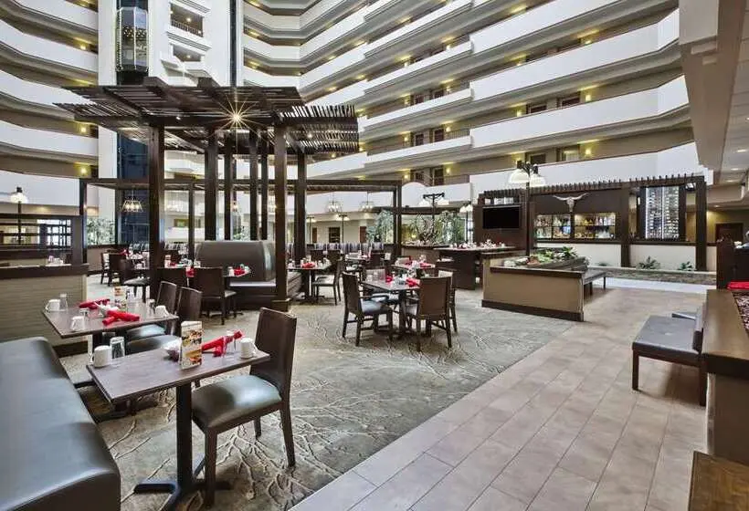 هتل Holiday Inn Rapid City   Rushmore Plaza, An Ihg