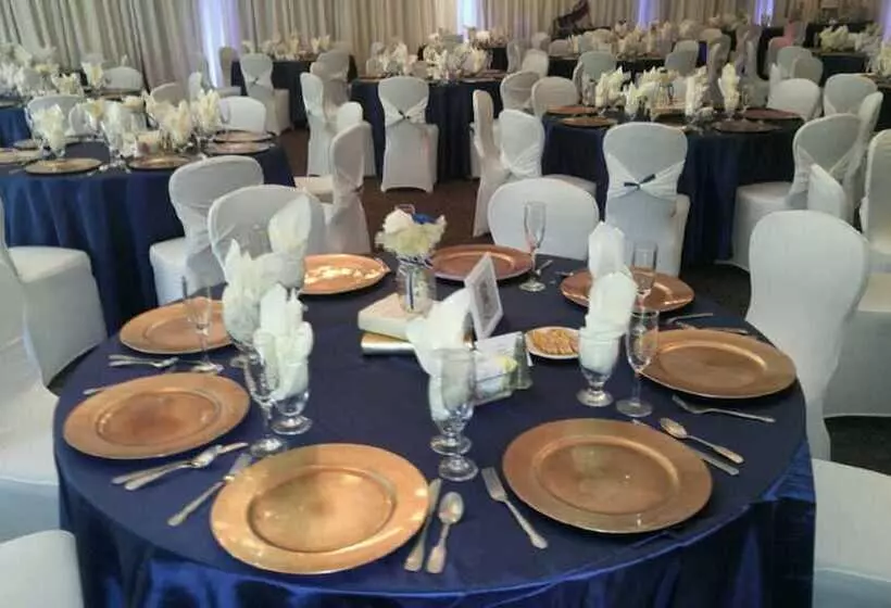 酒店 Holiday Inn Selma   Swancourt By Ihg