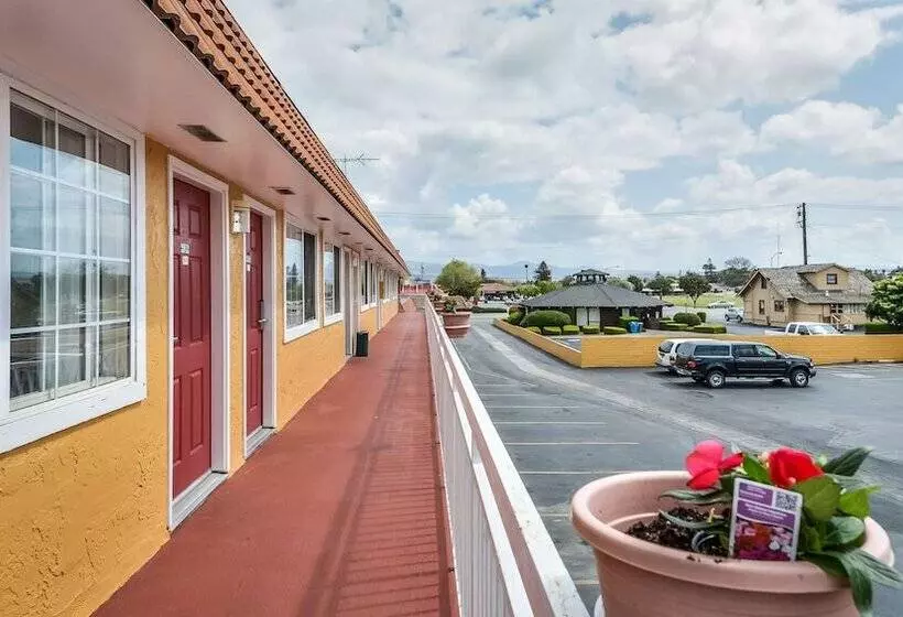 فندق Hollister Inn