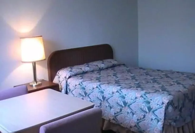 فندق Hometown Inn Galion