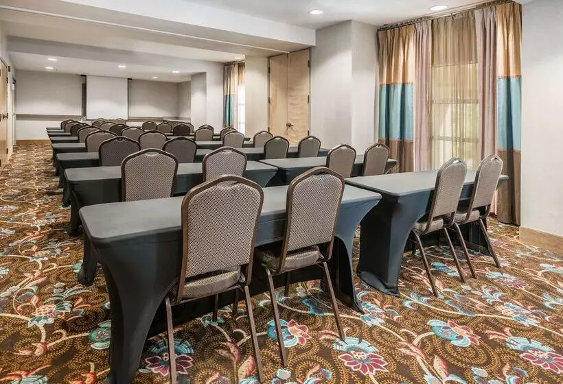 호텔 Mainstay Suites Phoenix North