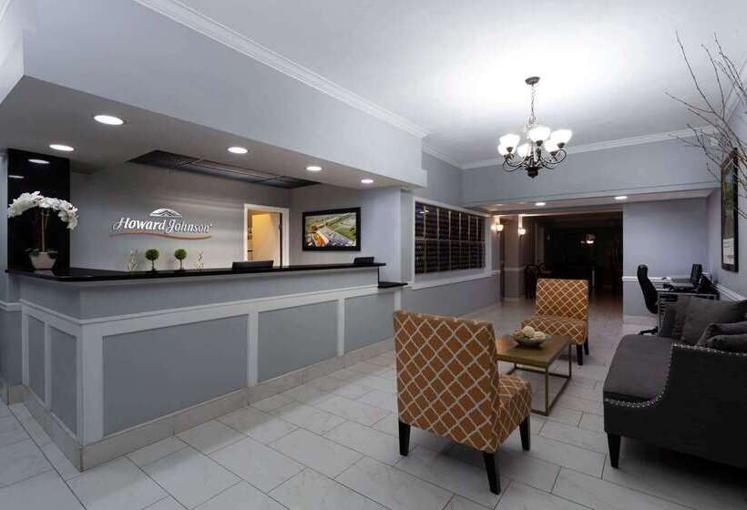 בית מלון כפרי Howard Johnson By Wyndham Waukegan Great Lakes