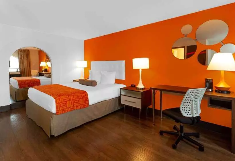 فندق Howard Johnson By Wyndham Waukegan Great Lakes