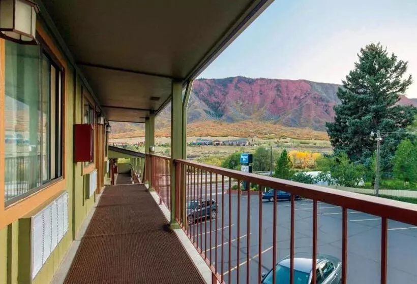 Отель Rodeway Inn