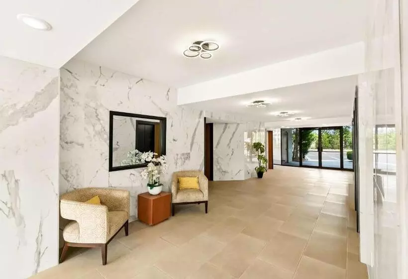 The Plaza On The Pike Hotel Atlantic City West By Oyo