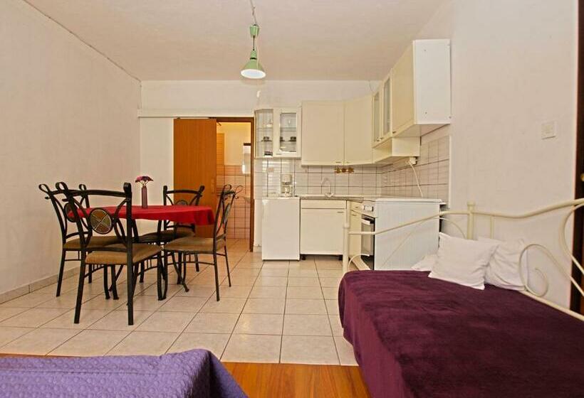 Apartments Marija 85