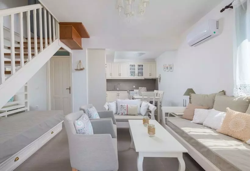 Blue Wave Astradeni House