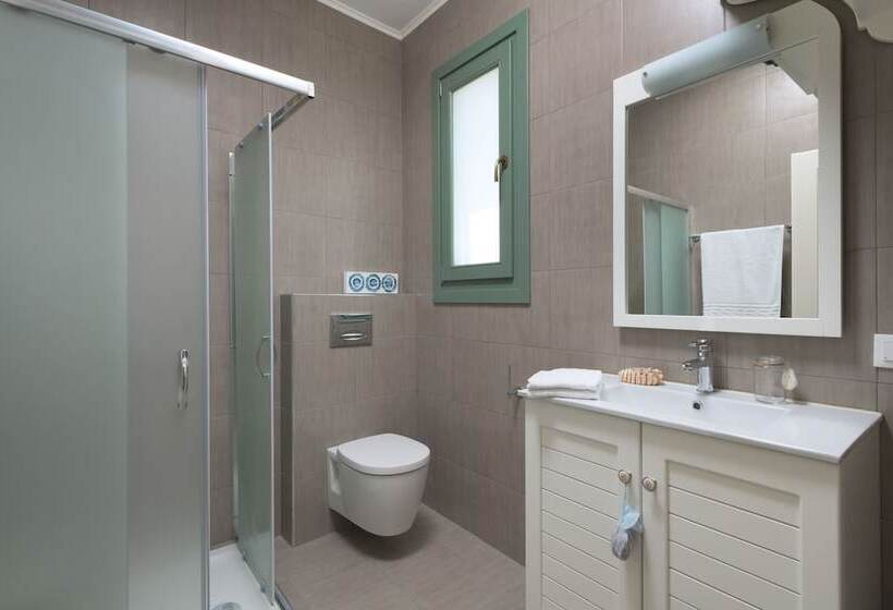 Blue Wave Astradeni House