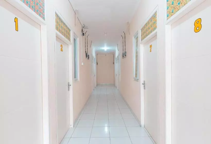 Hotelli Oyo 1841 Kathyrn Residence