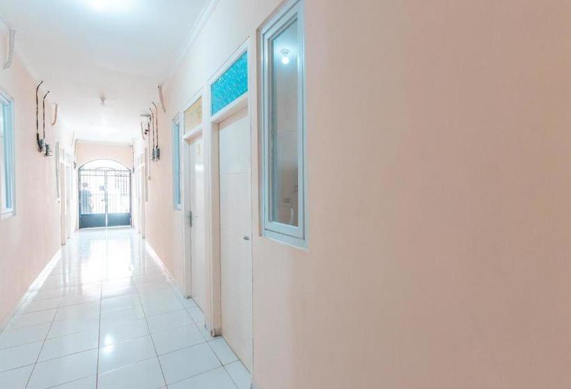 בית מלון כפרי Oyo 1841 Kathyrn Residence