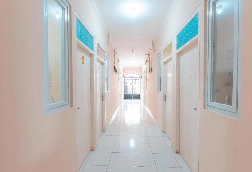 בית מלון כפרי Oyo 1841 Kathyrn Residence