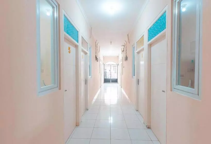 Hotelli Oyo 1841 Kathyrn Residence