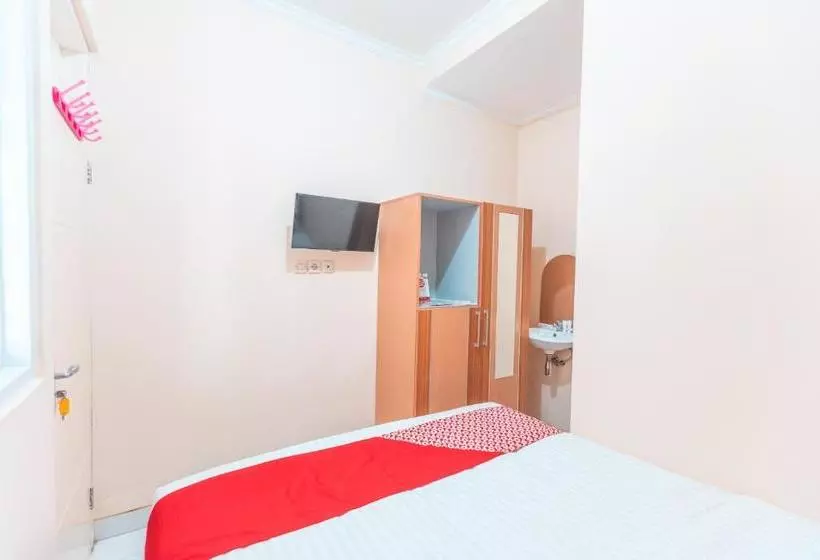 Hotelli Oyo 1841 Kathyrn Residence