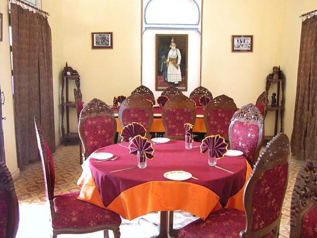 ホテル Bassi Fort Palace Chittorgarh