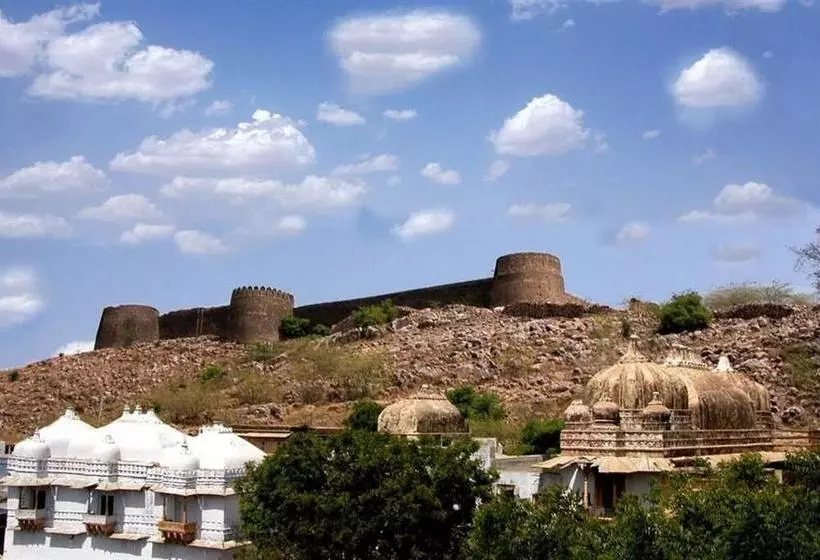 ホテル Bassi Fort Palace Chittorgarh