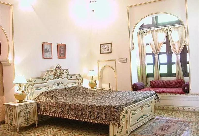 ホテル Bassi Fort Palace Chittorgarh