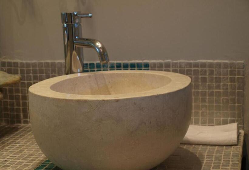 فندق Clos Masure