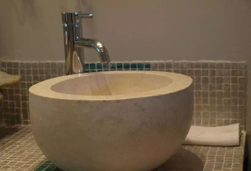 ホテル Clos Masure