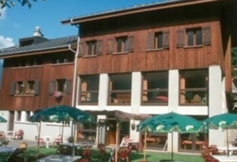 هتل Village Vacances Le Salvagny