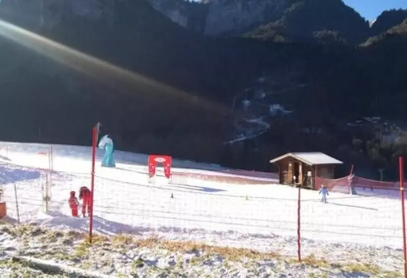 Hotelli Village Vacances Le Salvagny