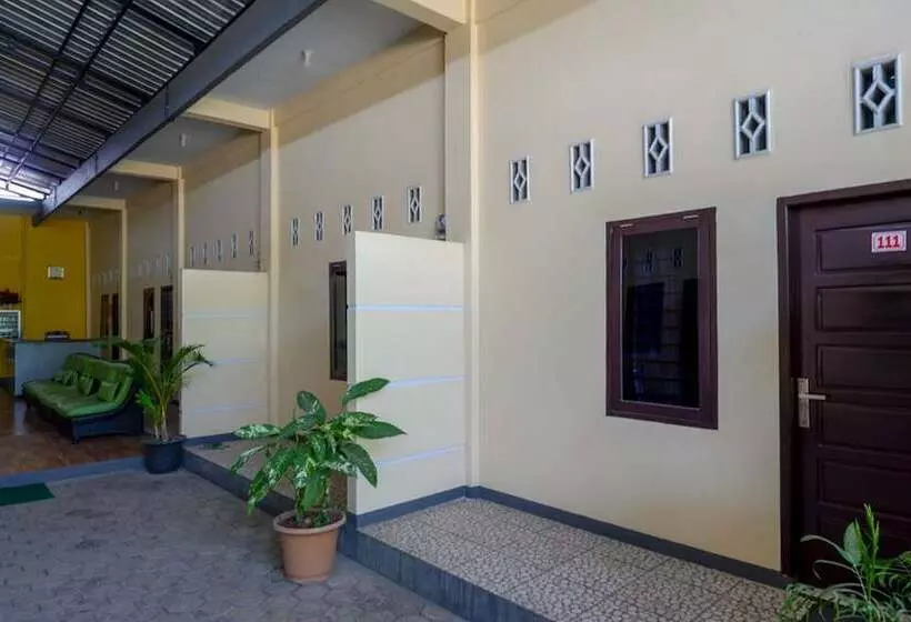 Hotelli Reddoorz Near Universitas Cokroaminoto Palopo