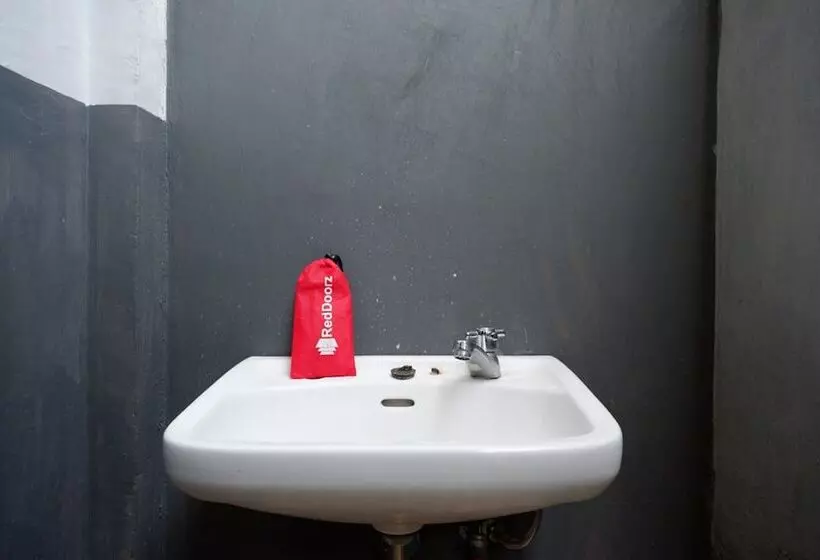 Hotelli Reddoorz Near Universitas Cokroaminoto Palopo