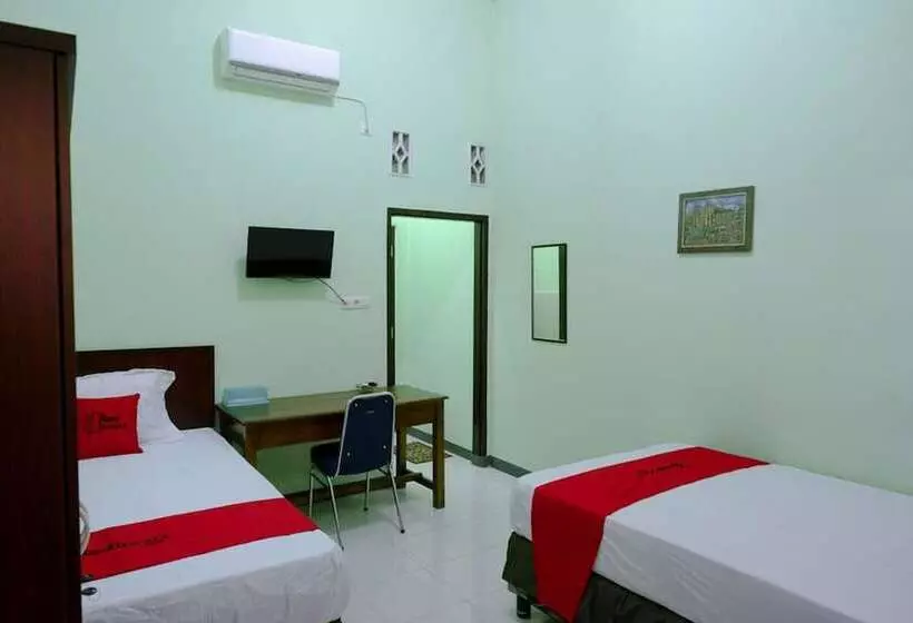 Hotelli Reddoorz Near Universitas Cokroaminoto Palopo