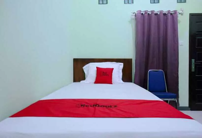 Hotelli Reddoorz Near Universitas Cokroaminoto Palopo